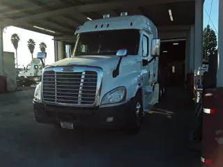 2016 Freightliner CASCADIA 125