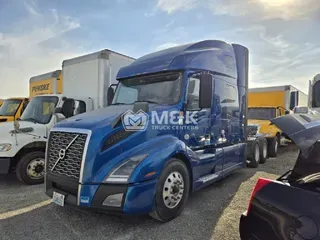 2020 VOLVO VNL64T760