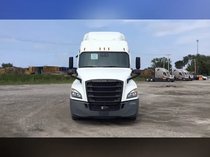 2021 Freightliner Cascadia 126