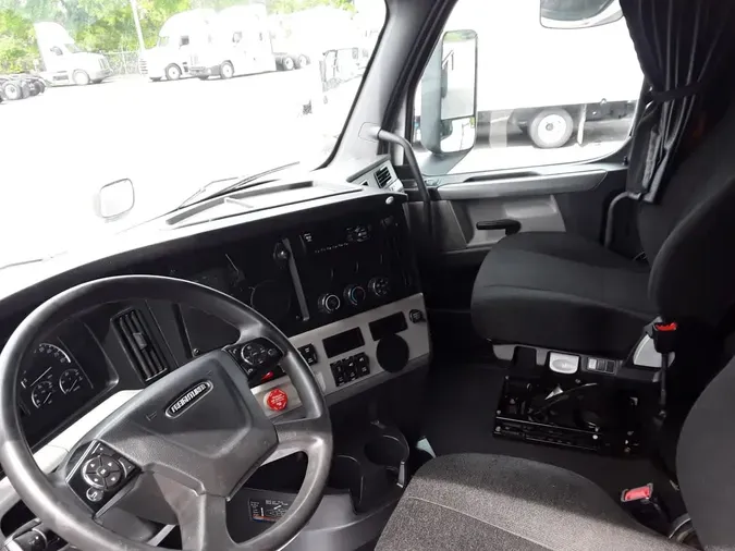 2019 FREIGHTLINER NEW CASCADIA PX12664