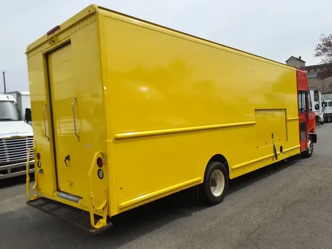 2017 FRTLR CUSTOM CHASSIS CORP MT-55 WALK-IN