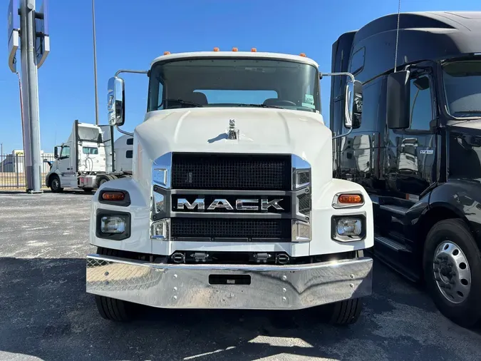 2025 MACK MD74