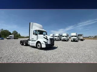 2020 Volvo VNL300