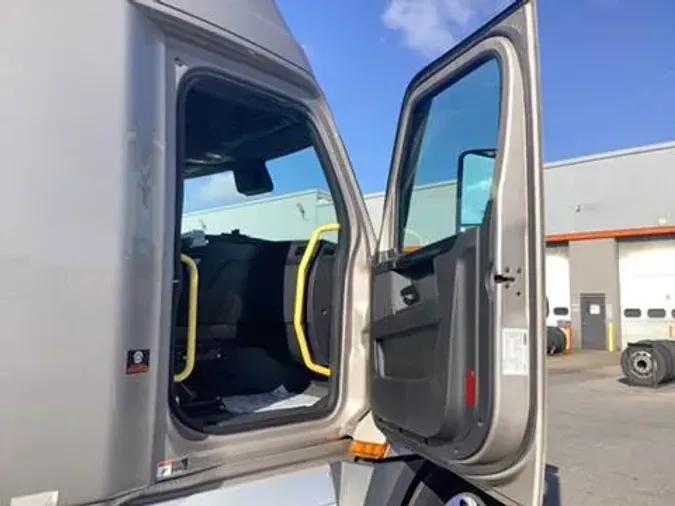 2023 Freightliner Cascadia