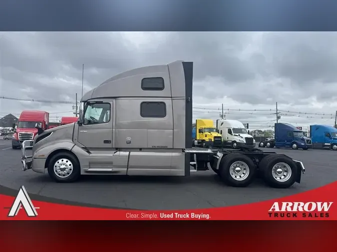 2022 VOLVO VNL860
