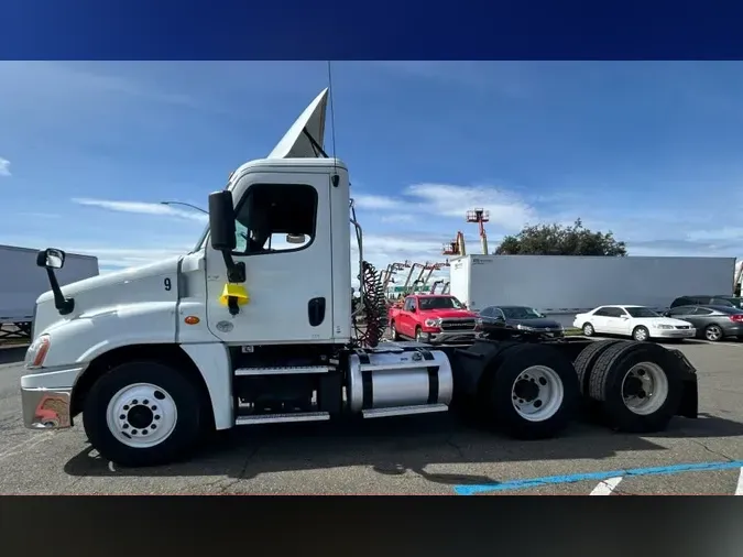 2017 FREIGHTLINER/MERCEDES CASCADIA 125