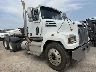 2019 WESTERN STAR 4700