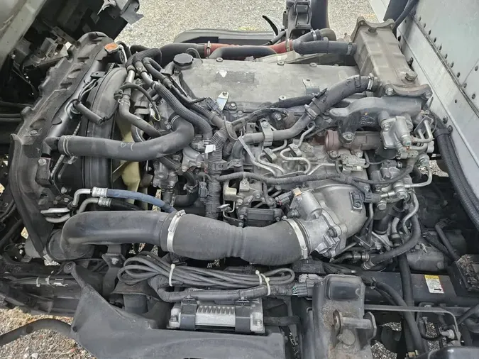 2021 ISUZU NQR
