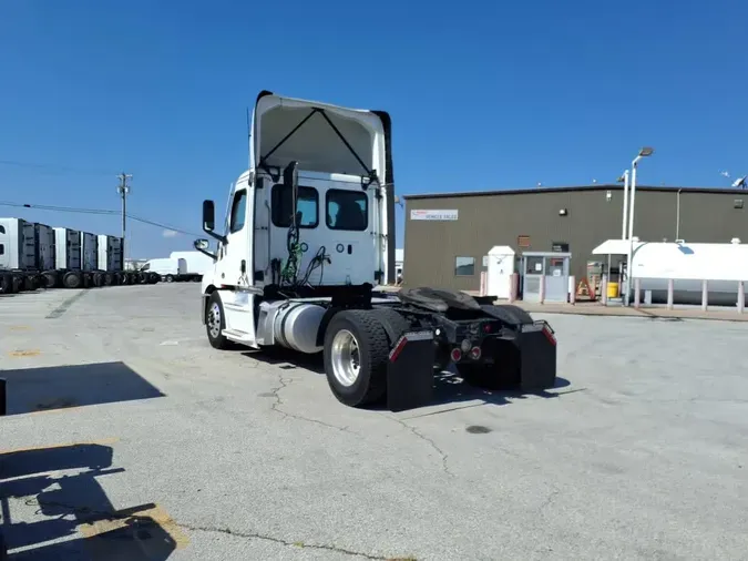 2021 FREIGHTLINER/MERCEDES CASCADIA PX11642ST