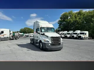2021 Freightliner Cascadia 126
