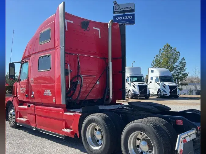 2018 VOLVO VNL64T780