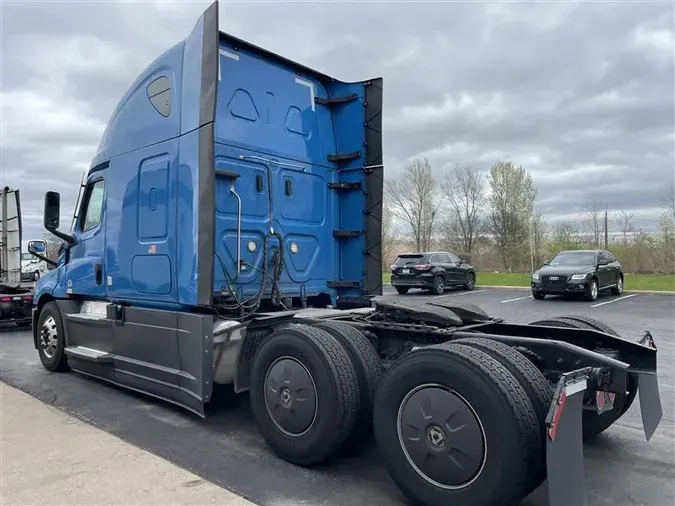 2022 FREIGHTLINER CA126