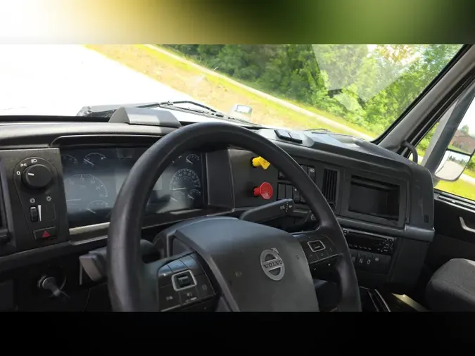 2018 Volvo VNL300