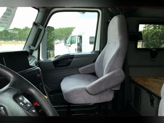 2022 INT LT625 6x4
