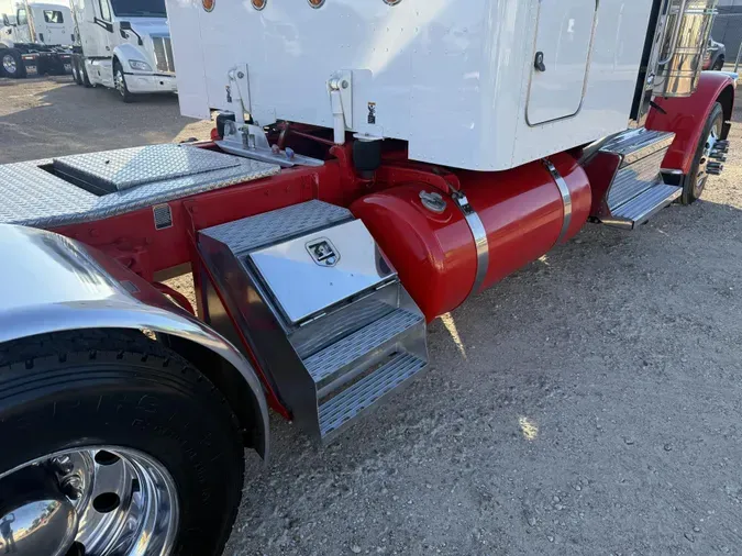 2022 Peterbilt 389deb770c1ba6e281607a8ebc74571253d