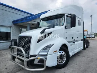 2022 VOLVO VNL64T740