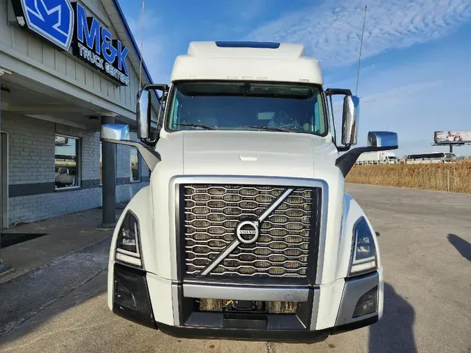 2021 VOLVO VNL64T860