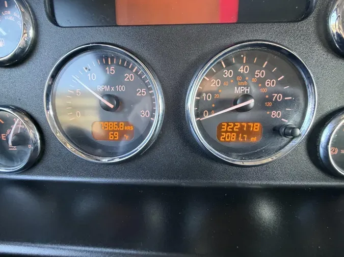 2021 Peterbilt 348