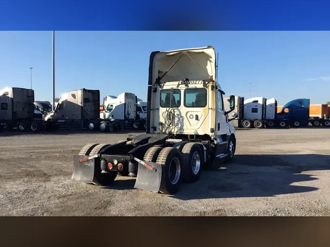 2020 Freightliner Cascadia 126debb6c33a19623f7e4739f1fec517fc3