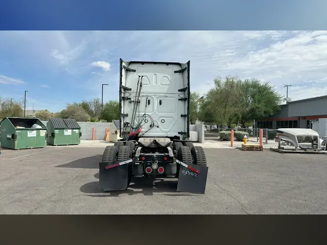 2021 Freightliner Cascadia 126debd55ee6aadcb9d84e7a342ef4b0cae