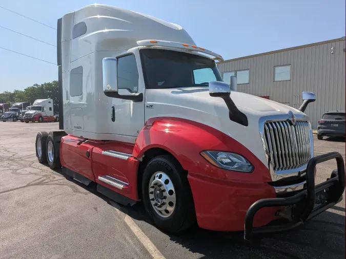 2022 International LT625