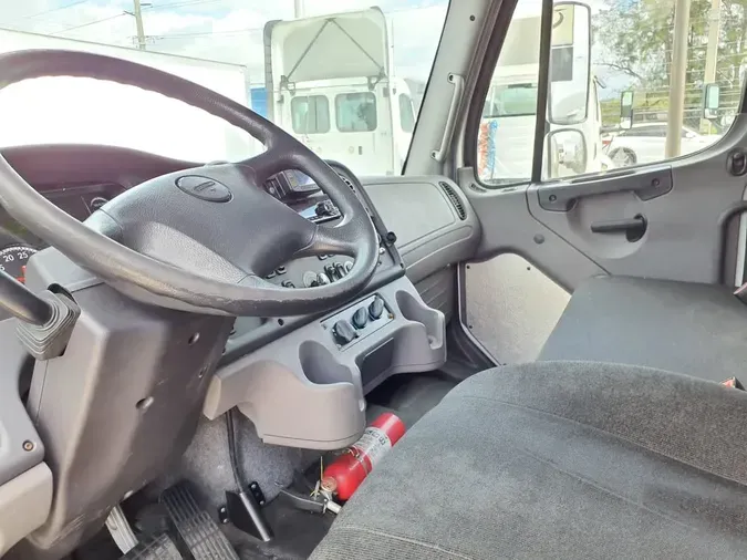 2019 FREIGHTLINER/MERCEDES M2 106