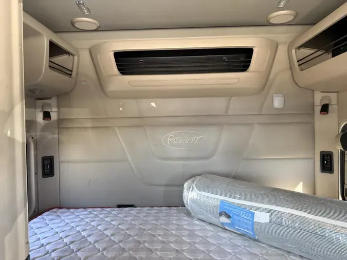 2022 Peterbilt 579