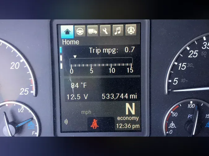 2021 Freightliner Cascadia 126