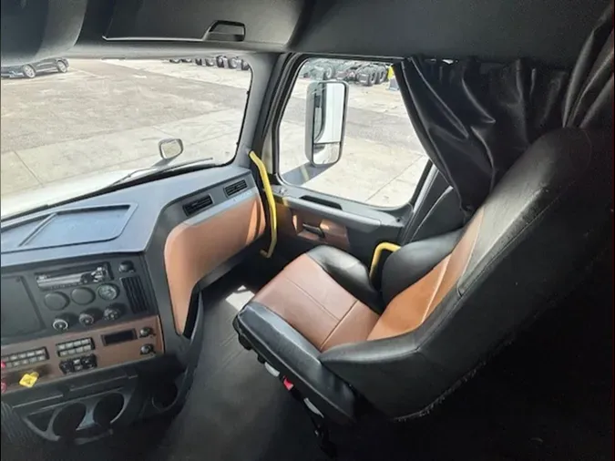 2019 Freightliner Cascadia 126
