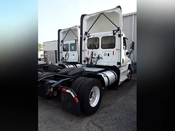 2018 FREIGHTLINER CASCADIA 113