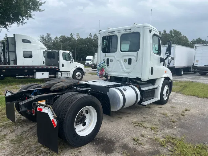 2014 FREIGHTLINER/MERCEDES CASCADIA 113