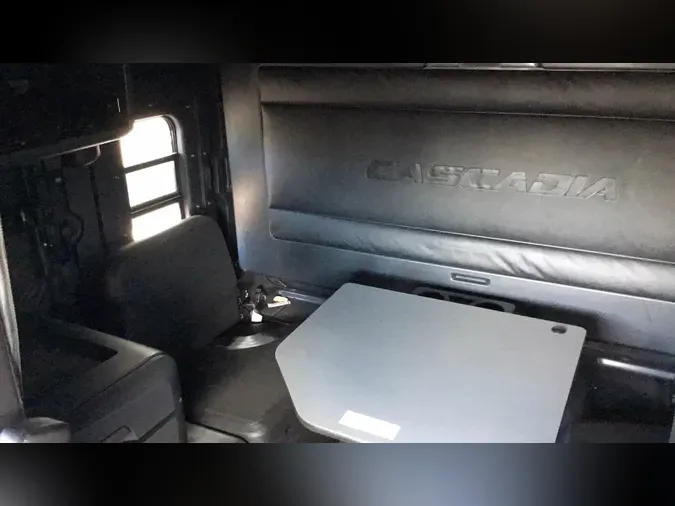 2024 Freightliner Cascadiadec84440a1dfd2f98e39558c12cb9833