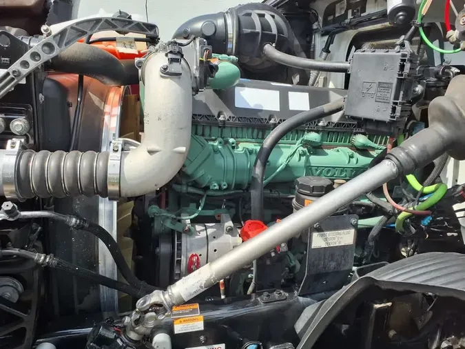 2020 VOLVO VNR64T-640
