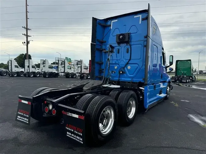 2021 FREIGHTLINER CA126