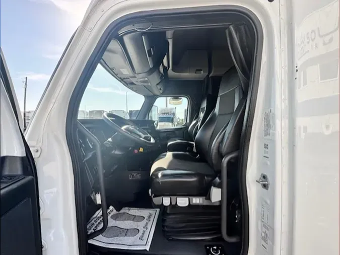 2023 Freightliner Cascadia 126