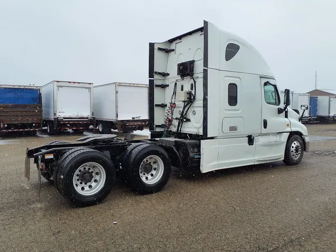 2018 FREIGHTLINER/MERCEDES CASCADIA 125