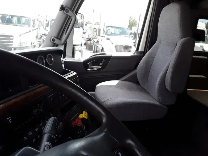 2019 NAVISTAR INTERNATIONAL LT625 SLPR CAB