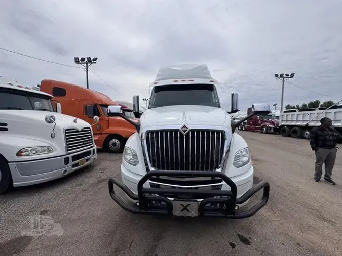 2019 INTERNATIONAL LT