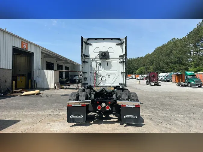 2022 Freightliner Cascadia 126