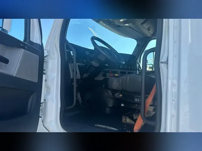 2019 FREIGHTLINER CA126