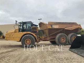 2019 Caterpillar 745