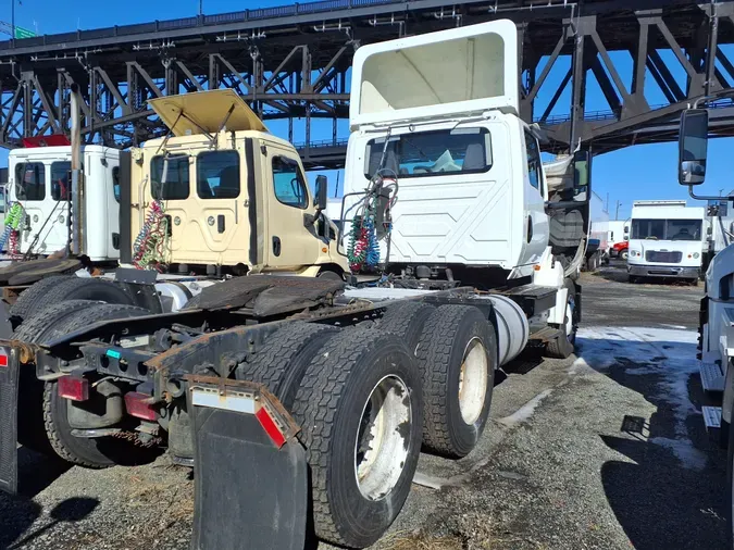 2019 NAVISTAR INTERNATIONAL LT625 DAYCAB T/A