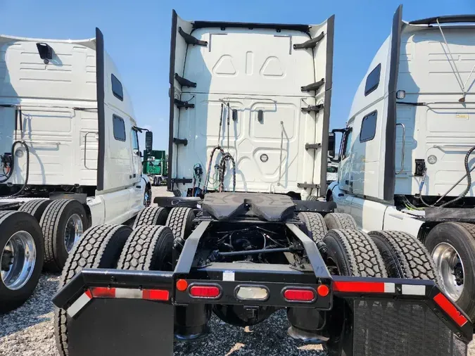 2020 FREIGHTLINER CASCADIA CA126