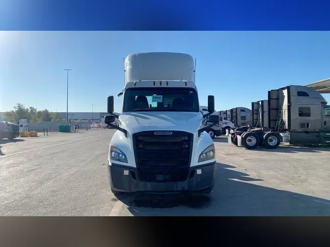 2019 Freightliner Cascadia 126