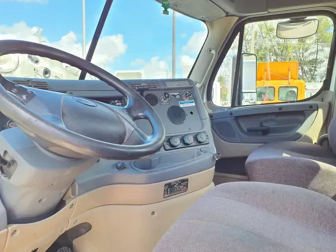 2019 FREIGHTLINER/MERCEDES CASCADIA 125