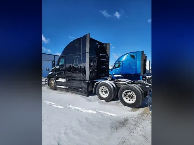 2022 FREIGHTLINER CASCADIA 126