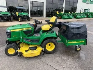 2017 John Deere X730