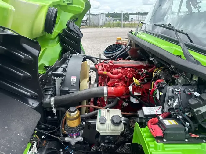 2020 FREIGHTLINER/MERCEDES M2 106