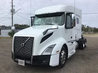 2021 VOLVO VNL740