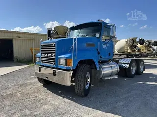 2005 MACK CHN613